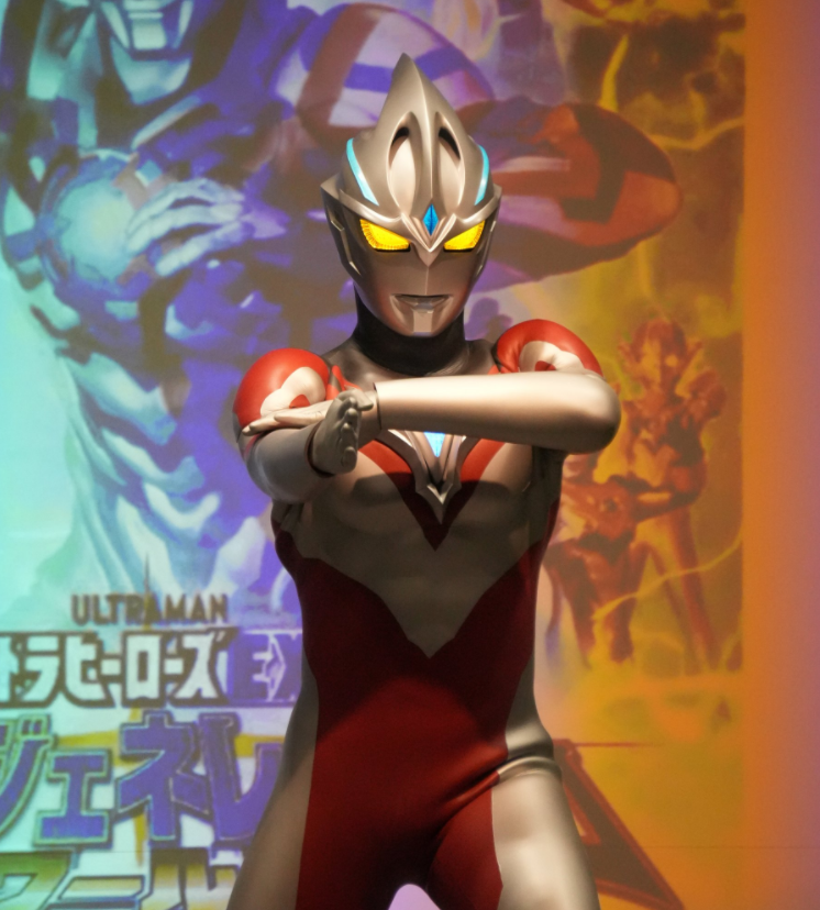 亚刻奥特曼线下活动皮套变动角度提高颜值背鳍的设计很带感