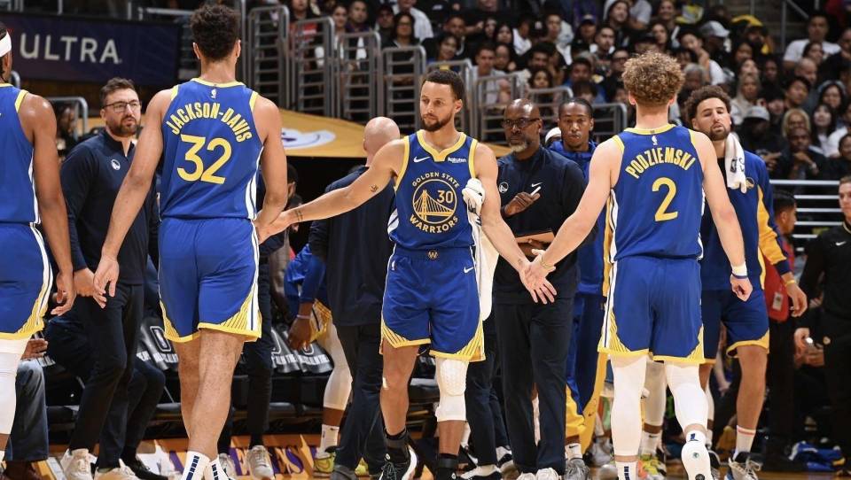 勇士队无缘季后赛,本赛季问题到底出在哪?