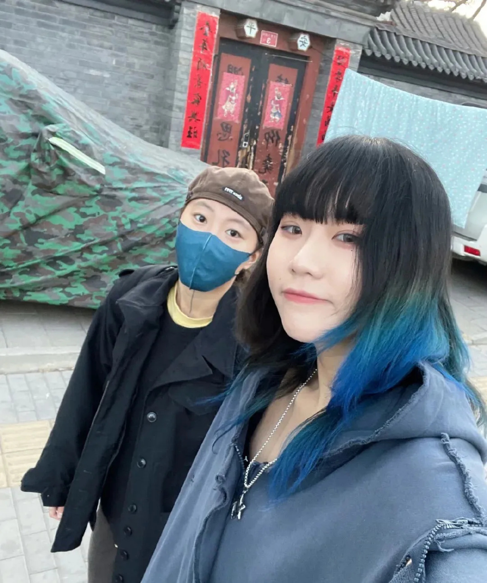 在前不久,窦佳嫄就在微博上晒出了和窦靖童共度周末的照片.