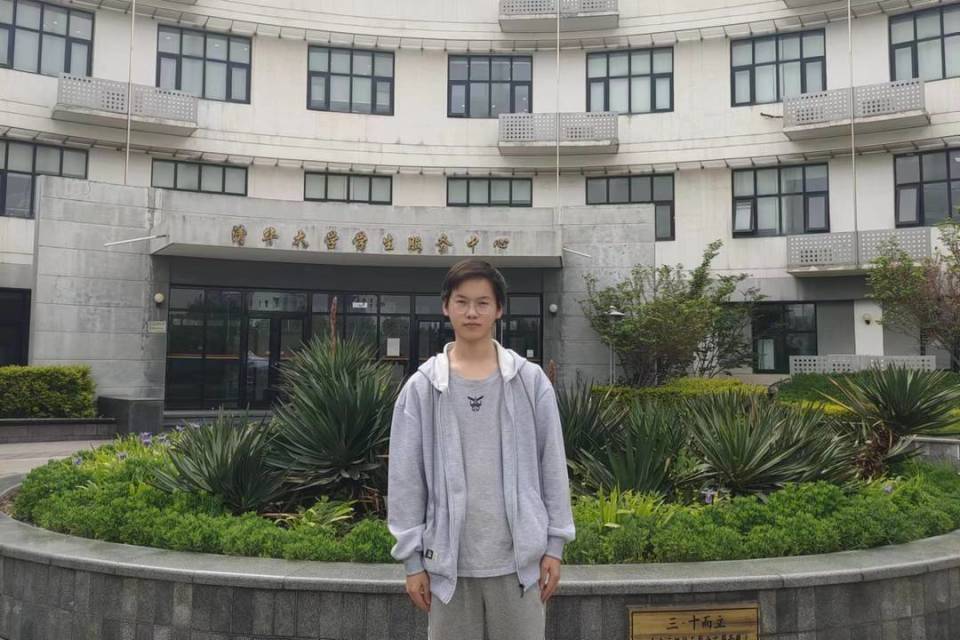 对话“搬砖男孩”林万东：清华毕业之后回到家乡 是我最好的归宿｜封面深镜_腾讯新闻