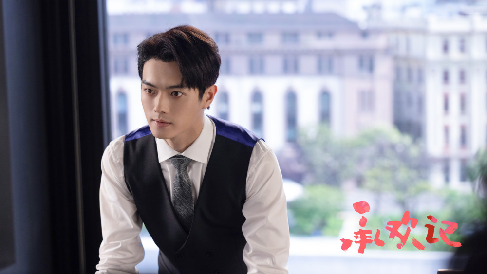 谈及杨紫,许凯两位演员和角色的契合度,田宇表示:"杨紫平时就是一个