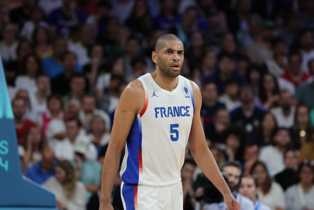 赛后,法国男篮前锋巴图姆更推道:"一场关键的胜利!