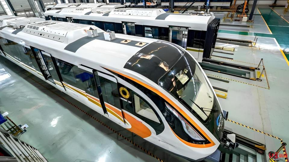 2025年成都轨道交通4条新线将通车，总里程迈向759.5公里_腾讯新闻