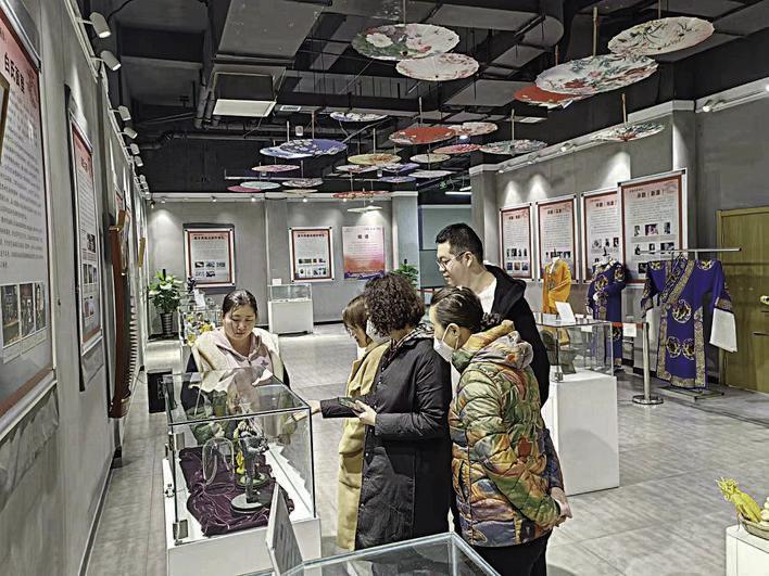 长春市主城区首家非遗展厅面向公众开放 21个非遗项目唤醒老长春文化