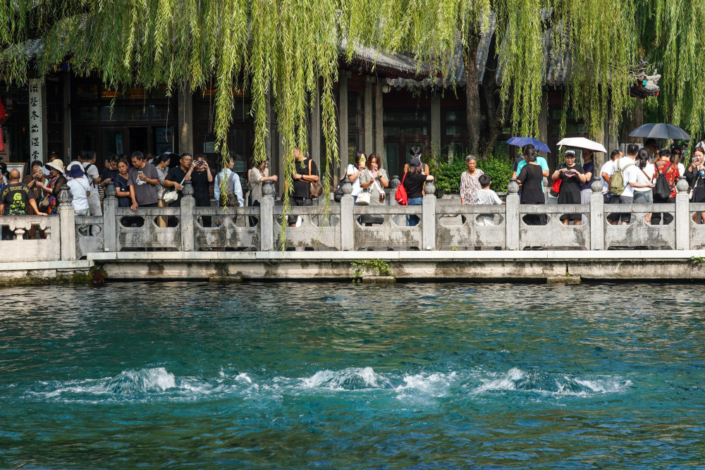 济南趵突泉持续喷涌20年