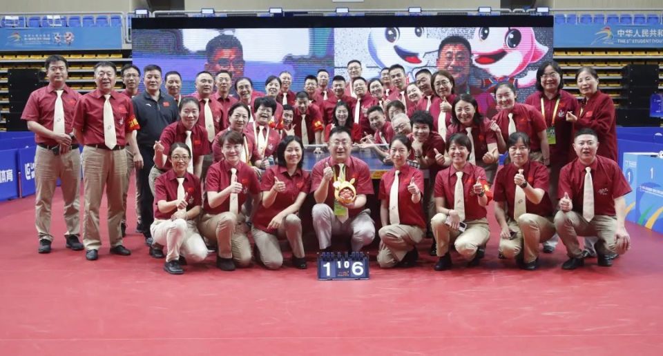 主动承担工作,助力协会发展多年来,袁磊将乒乓球竞赛组织工作的经验