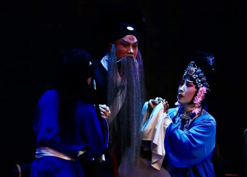 晋剧璀璨绽放，市民热情点赞_腾讯新闻