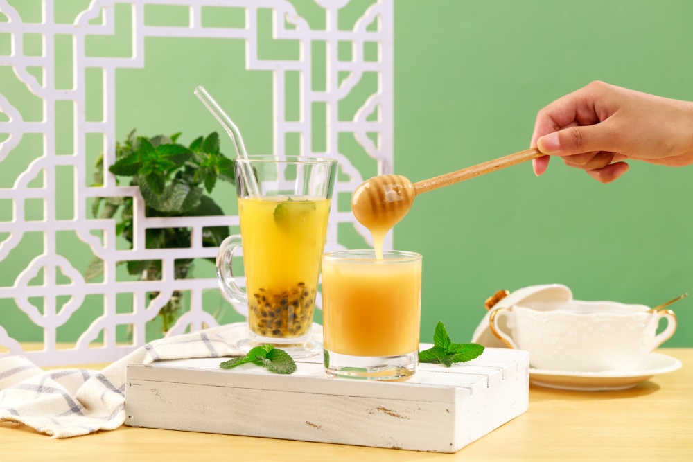 "喝蜂蜜水能通便",是很多人都相信的偏方.