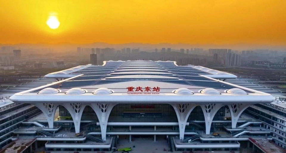 重庆东站明日开通运营，5分钟内可换乘其他轨道交通_腾讯新闻