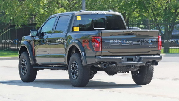 新款福特f150raptorr谍照曝光搭机械增压v8