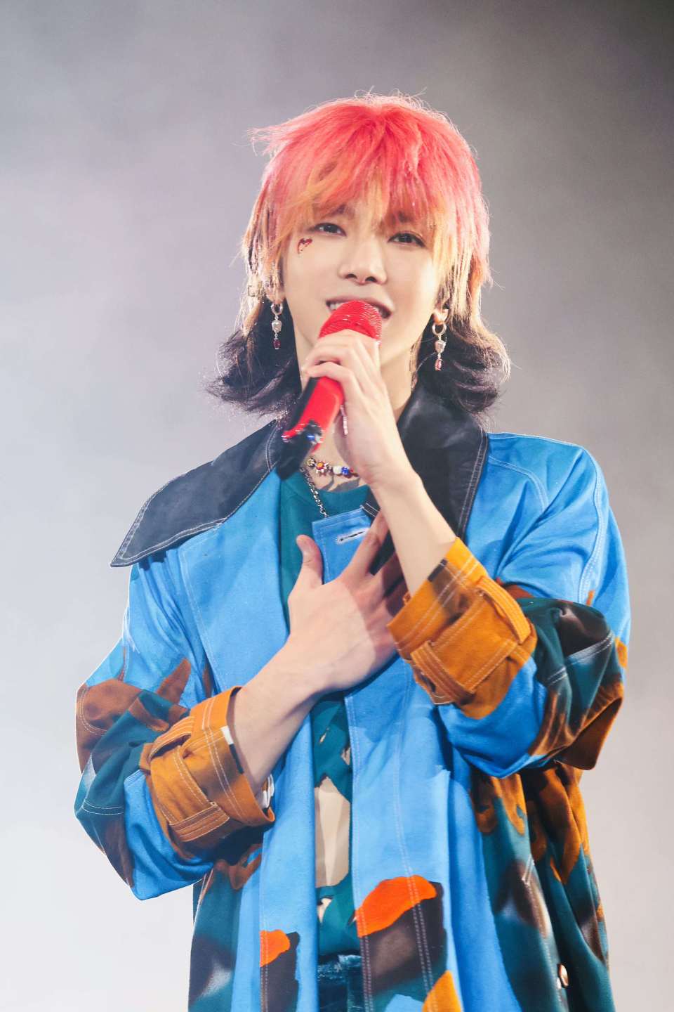 华晨宇《风之海》演唱会live曝光 用心编织浪漫成就"仙品"单曲_腾讯