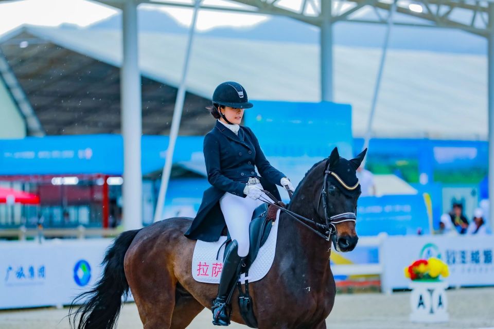 学青会马术项目盛装舞步团体赛(甲组)决出冠亚季军