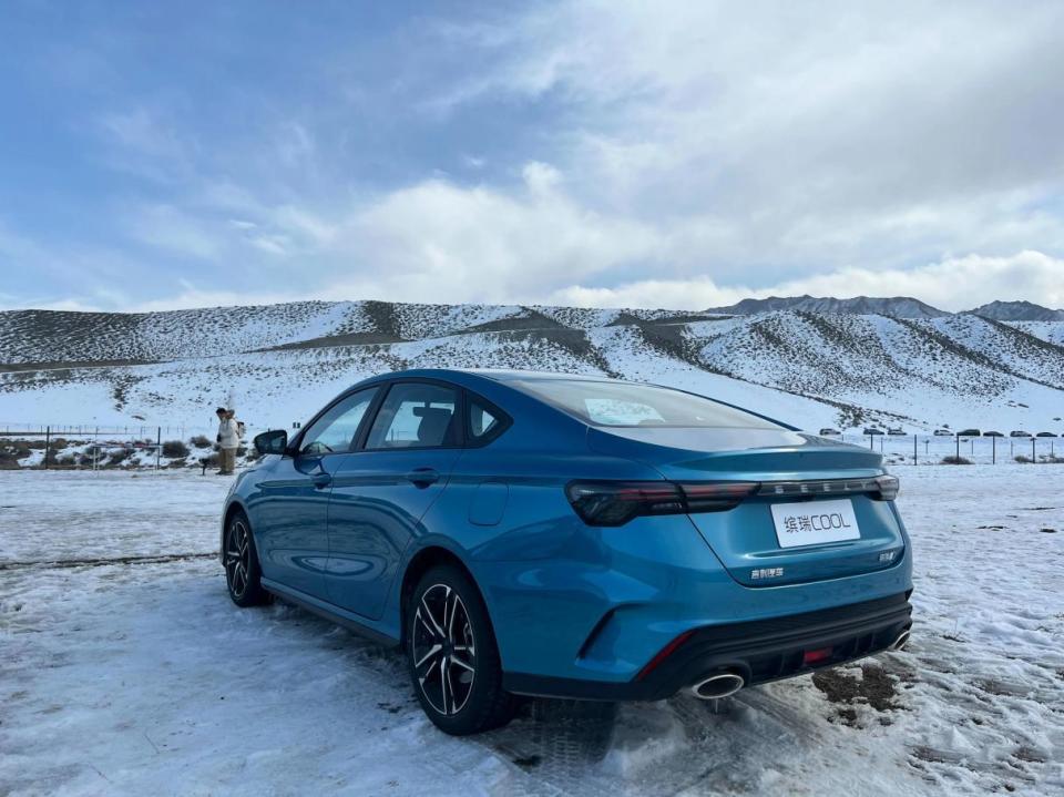 想买7万级运动轿跑吉利缤瑞cool龙腾版行不行