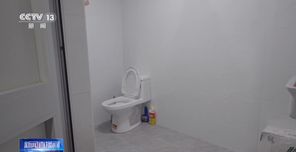 告别“拎马桶”难题：上海老旧小区居民如何实现卫生间便利生活？