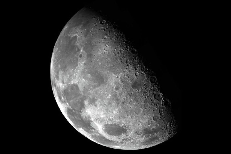 nasa最新研究报告月球正在不断缩小可能会导致月震和断层