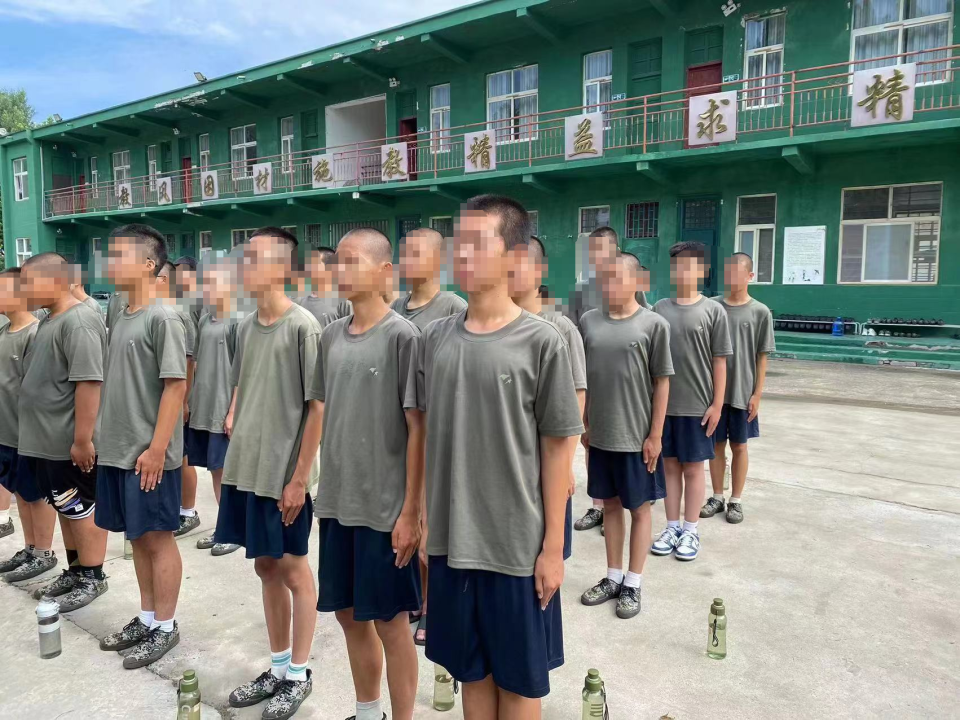 QQ視頻：今晚澳門一肖一碼必中肖河南中牟通報(bào)教官體罰14歲女生，有家長(zhǎng)再投訴6個(gè)男孩被男教官猥褻