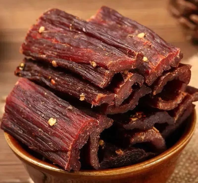 来自阿坝州高原风干牛肉干,麻辣鲜香,超解馋还吃不胖!