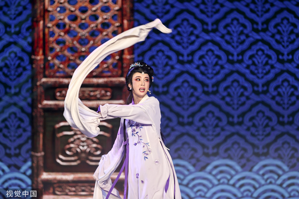 "水袖公主"李云霄,台上发光体,从传统剧种中破茧,成为越剧文化传播者