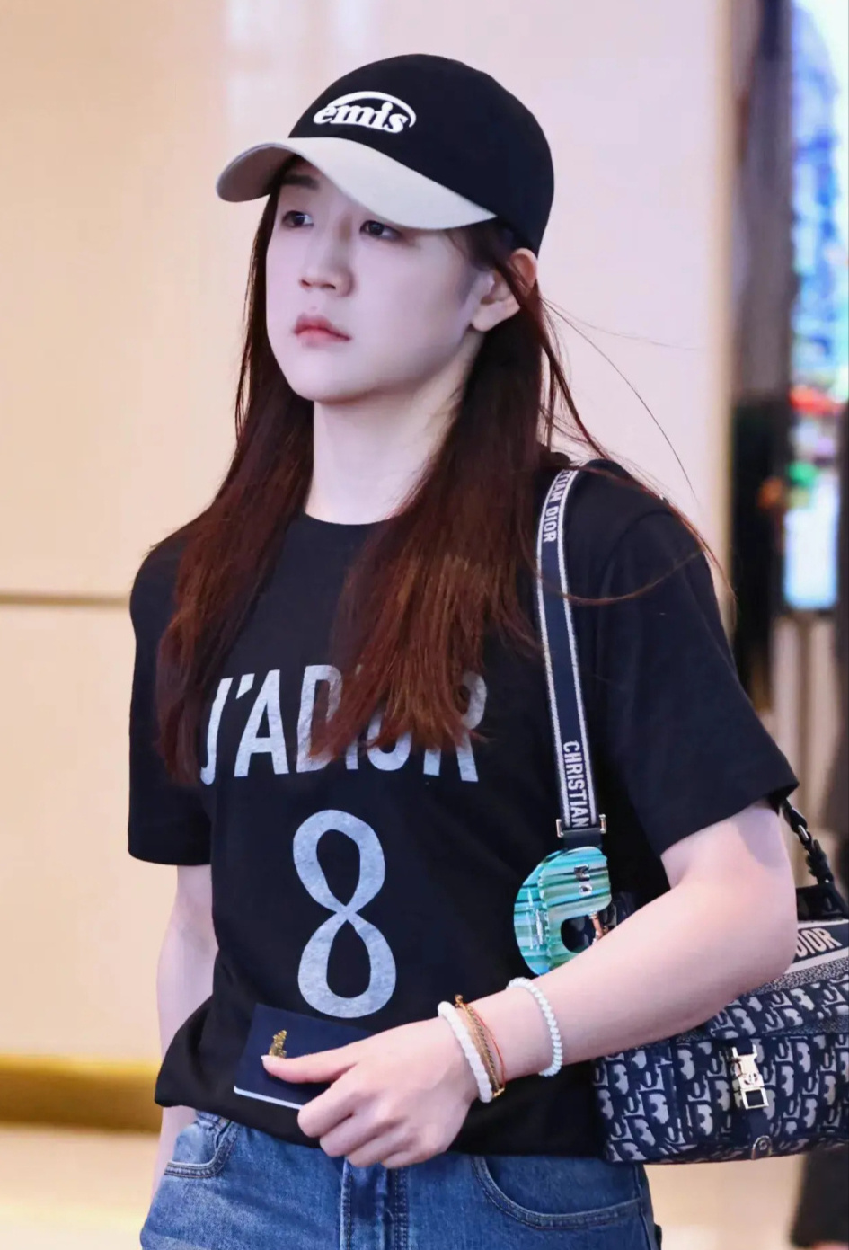 国乒飞机延误,马龙王楚钦梁靖崑吃饭,林高远找餐厅,陈梦真漂亮