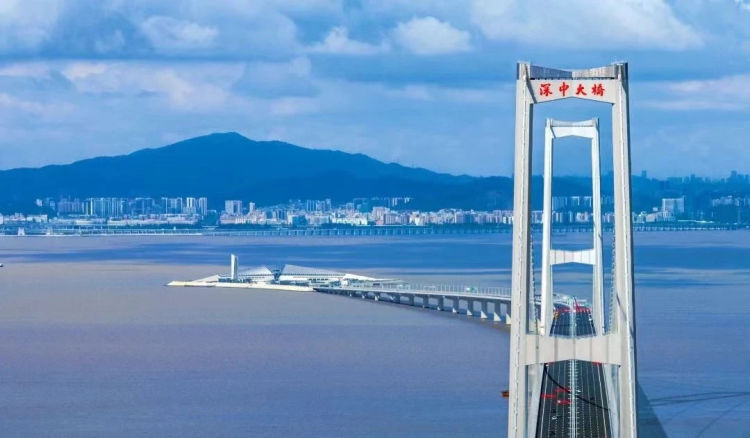 但外界对深中通道的关注度,几乎超过了其他所有跨海大桥
