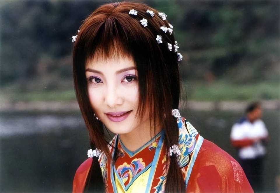 《风云》十大美女:聂风妈第一,头上插筷子的垫底,谁是第二美?