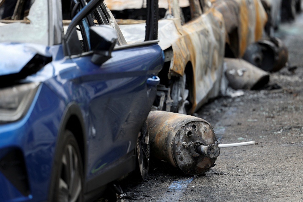 米兰运氧气瓶货车爆炸一人受伤