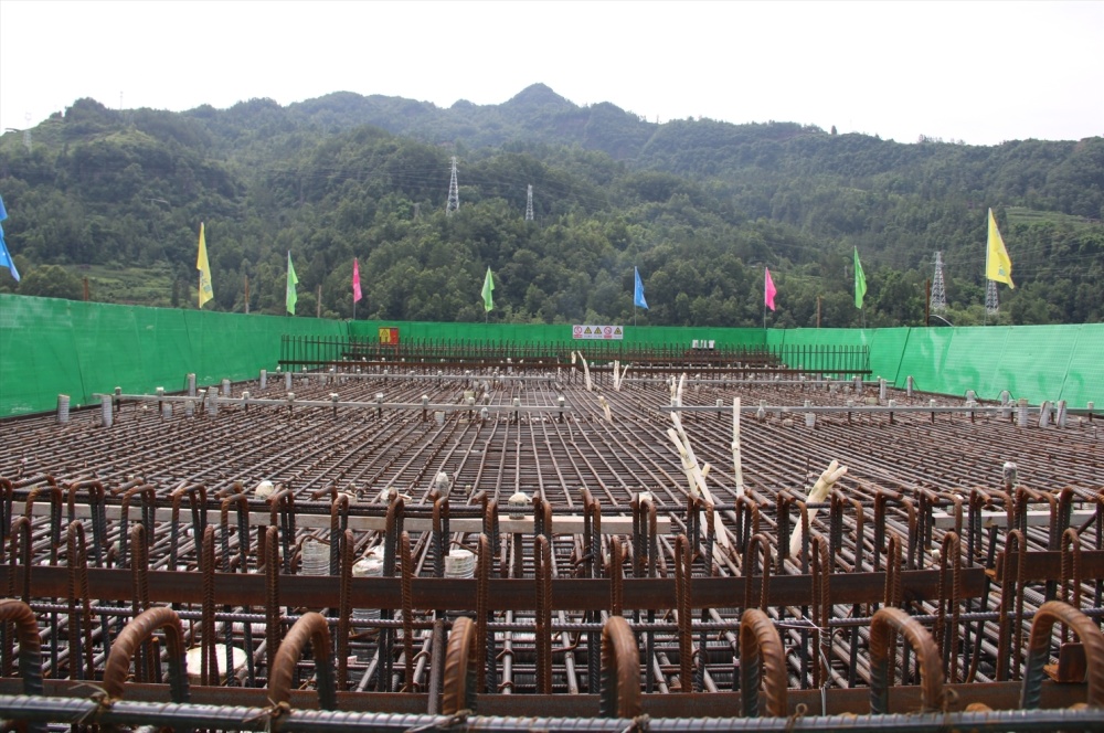 西渝高铁樊哙站2号六线特大桥进入上部结构施工阶段
