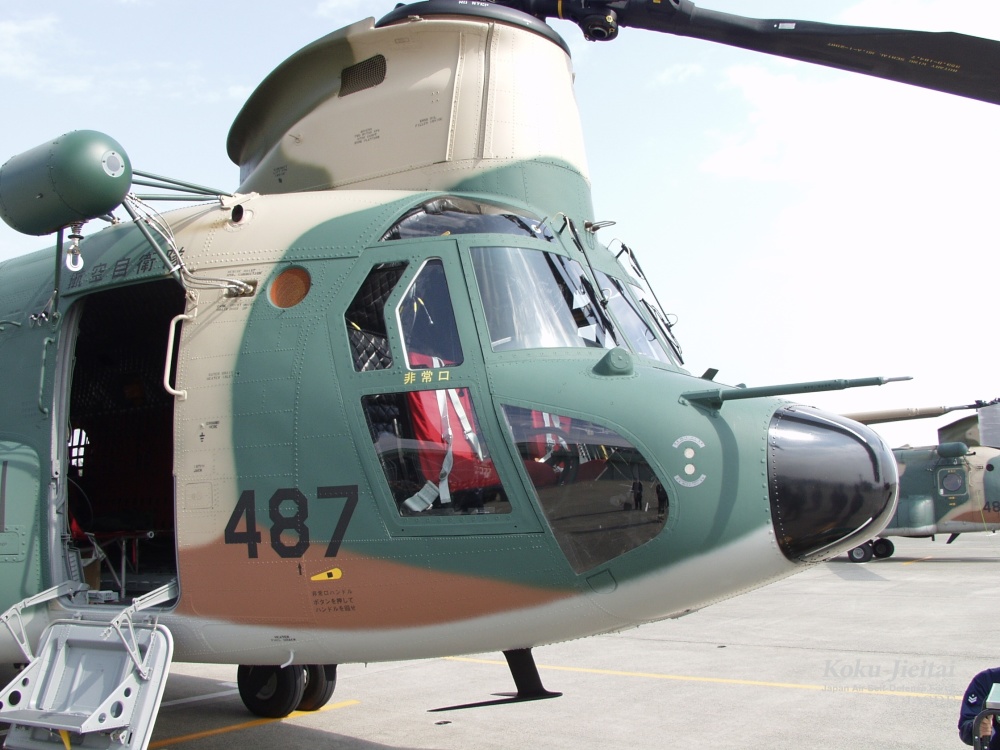 从 1984 年开始,陆上自卫队将引进美国陆军的 ch-47d 支奴干直升机