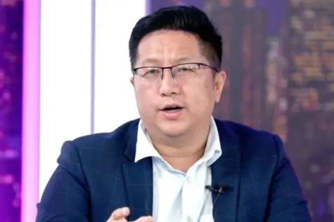 叶飞出狱，称不后悔举报上市公司违规，之后“准备拍电影”_腾讯新闻