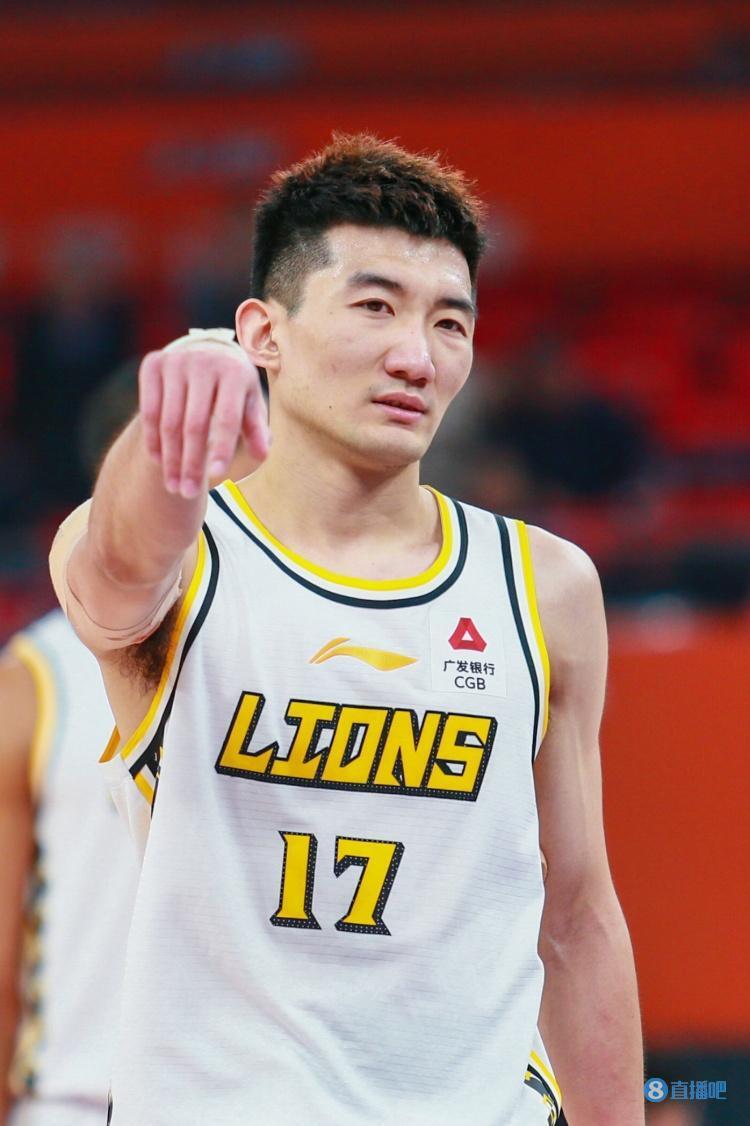 孙铭徽复出18中10砍全场最高26分9助 正负值 15