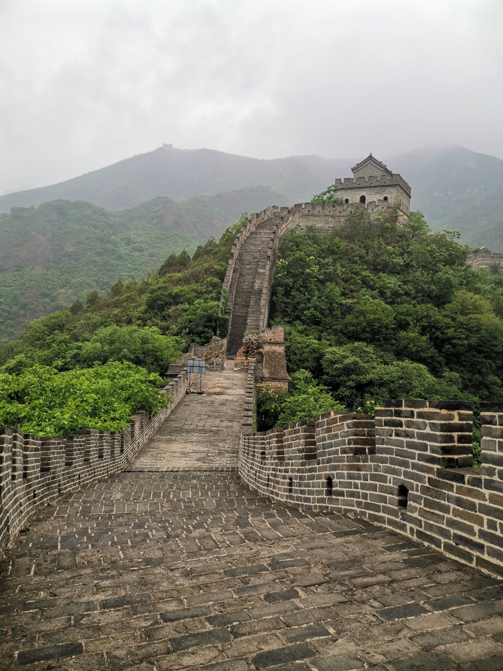 在长城上一"扎"几十年,磨石口关上的7根"刺"终于拔掉了