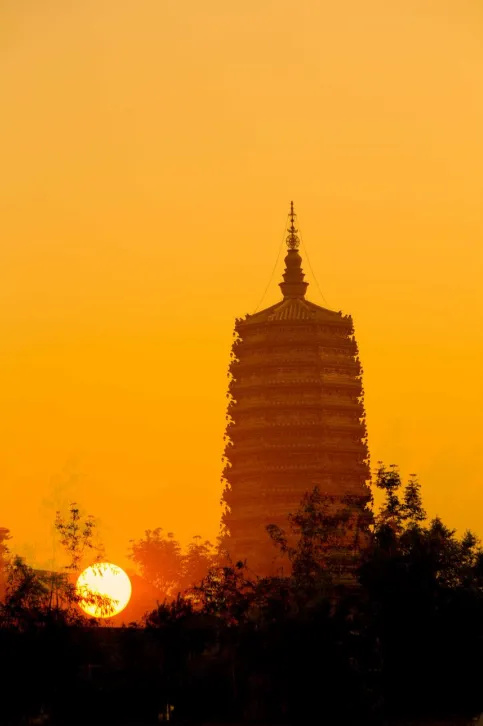 走进长春!120个网红打卡地之农安辽塔