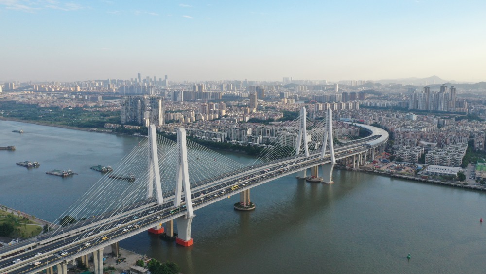 5月21日0时至5月28日24时,封闭广州洛溪大桥旧桥番禺往海珠方向2车道