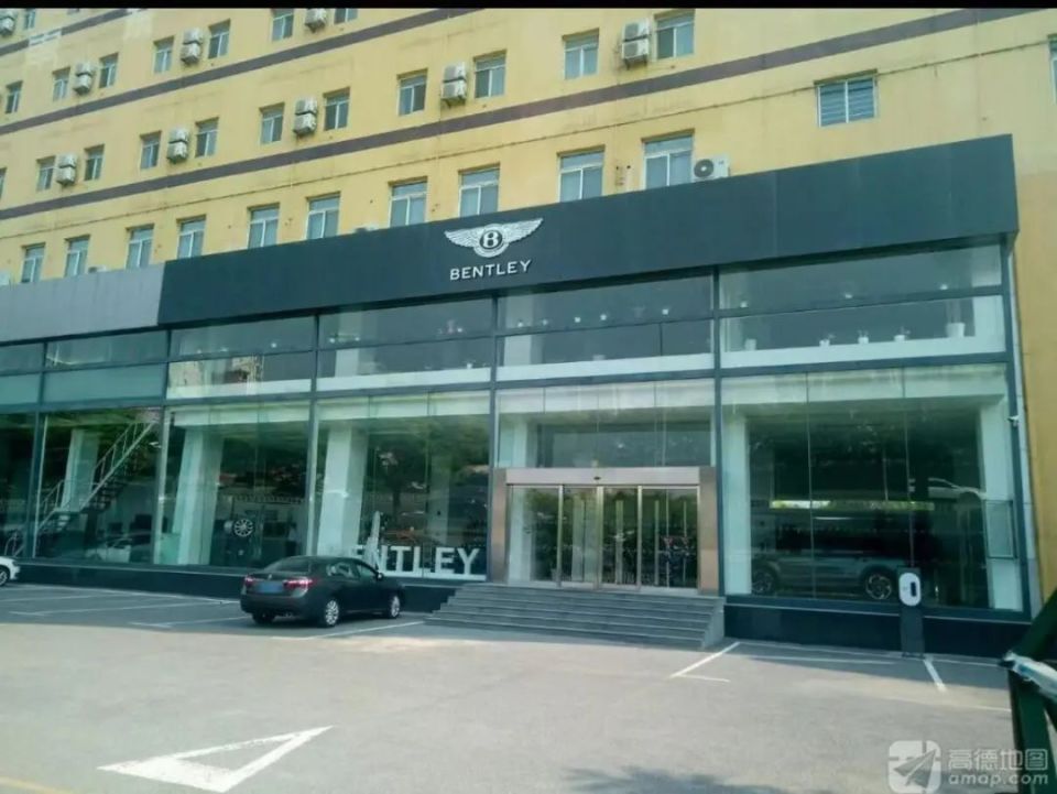 骗子买走宾利后出事故,4s店两月不还车,车主起诉要求赔5万