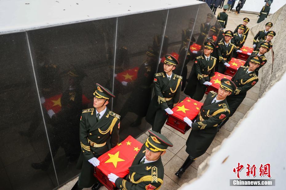 第十一批在韩中国人民志愿军烈士遗骸安葬仪式在沈阳举行