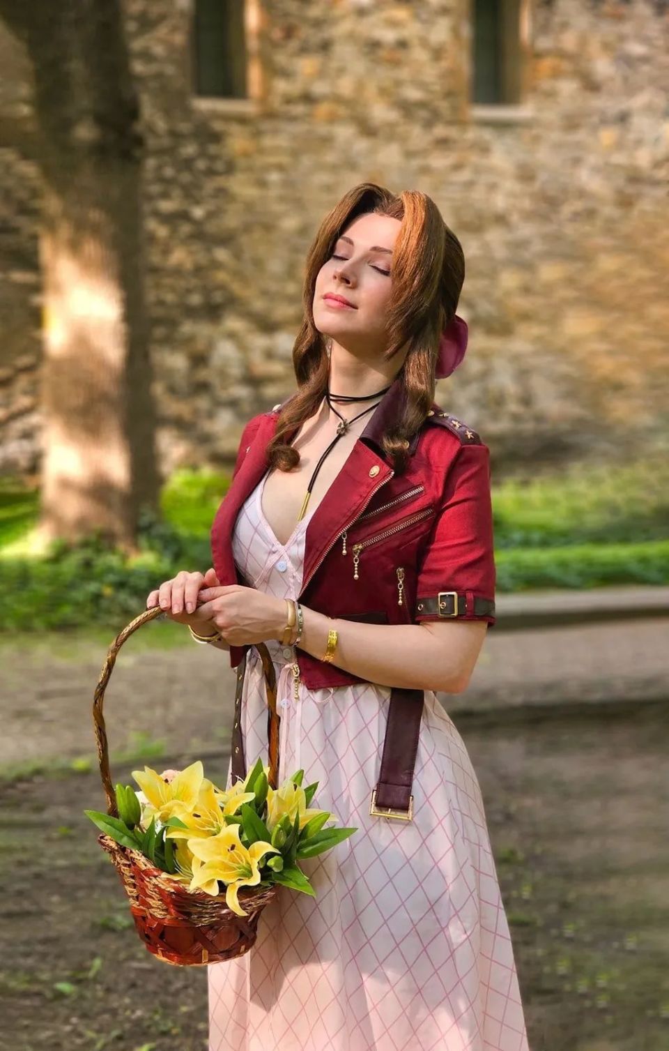 匈牙利美女cos《街霸》嘉米:身材丰满,腹肌吸睛