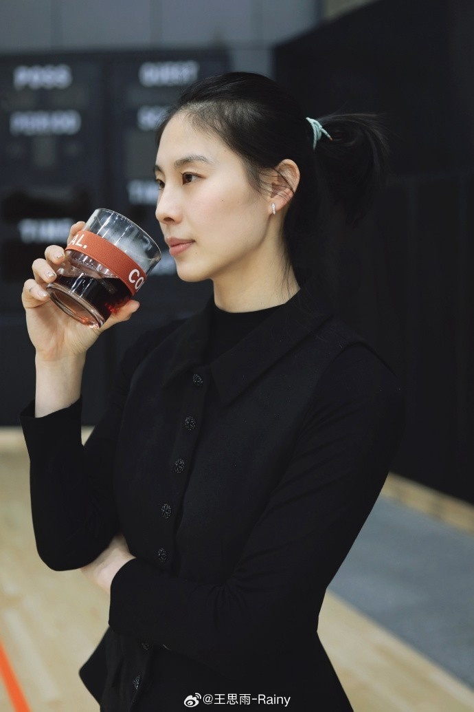 王思雨晒品咖啡美照:一切都是刚刚好_腾讯新闻