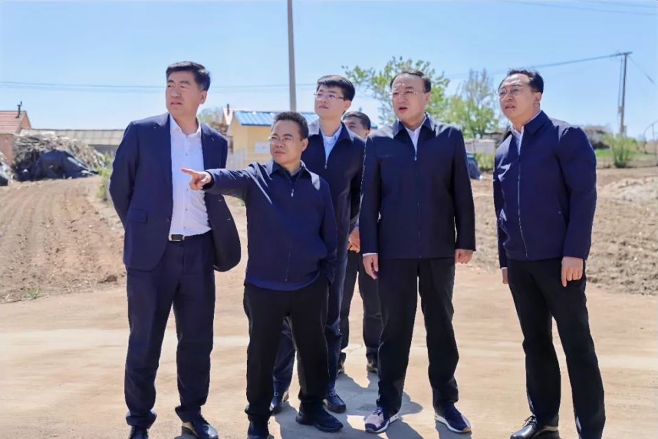 高标准农田建设和规模化土地经营工作程宇先后来到东丰县黄河镇凉水村