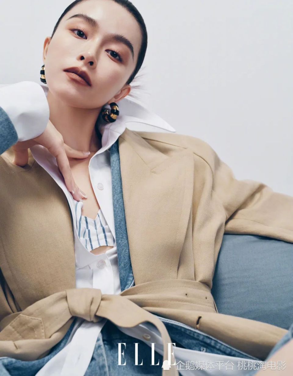 女星文咏珊elle封面大片挑战中性造型飒爽背头帅气大方