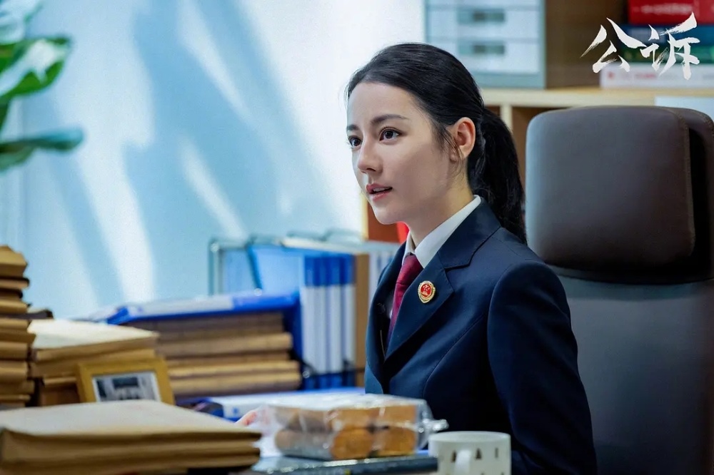 港剧排行榜_仅仅2集就冲上了榜首,这部轰轰烈烈的港剧改写了2023警匪剧的天花板