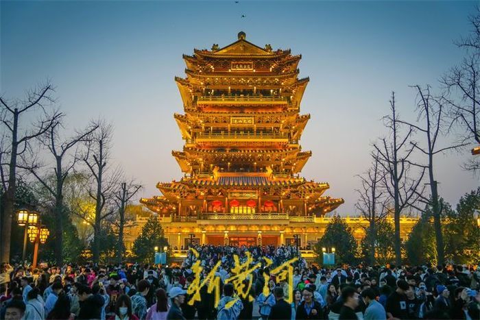 惊艳出镜人民日报为大明湖畔的超然楼打call