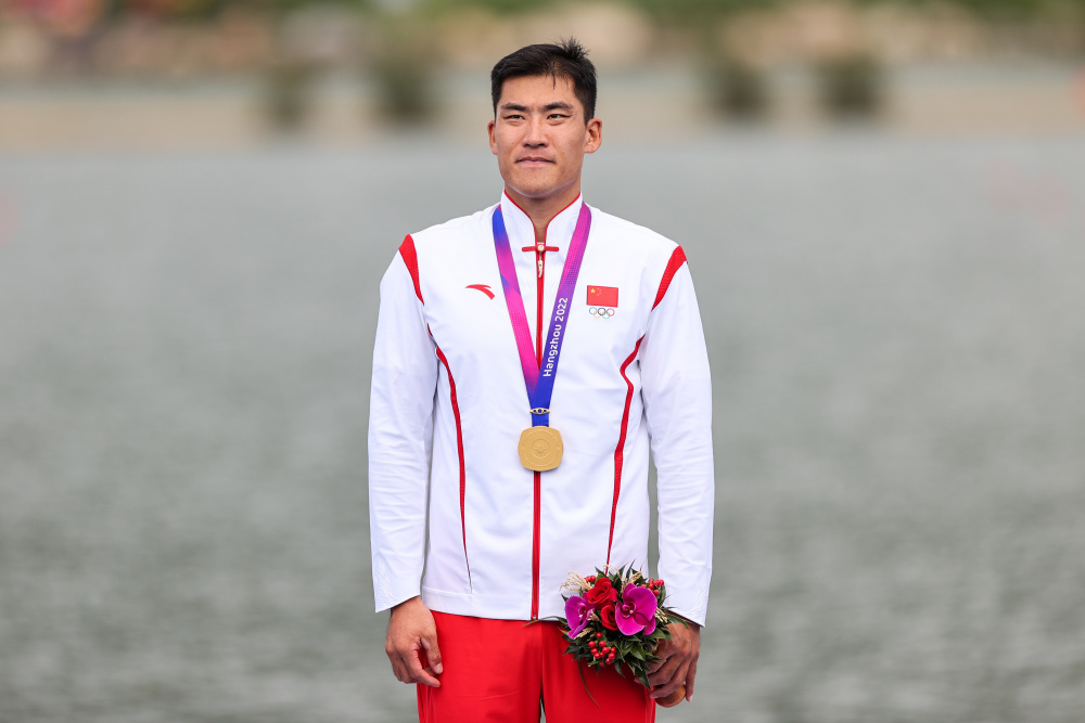 皮划艇静水——张冬夺得男子1000米单人皮艇冠军(2)