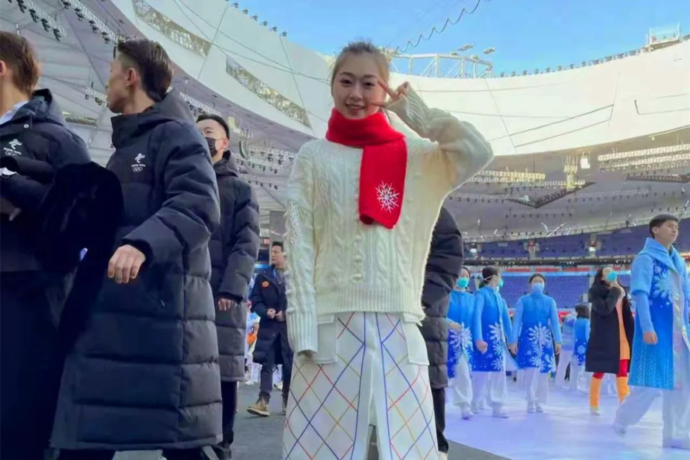 因为残疾,黄思雨一度很敏感,她甚至因此常常穿着裤子,把自己包裹得严