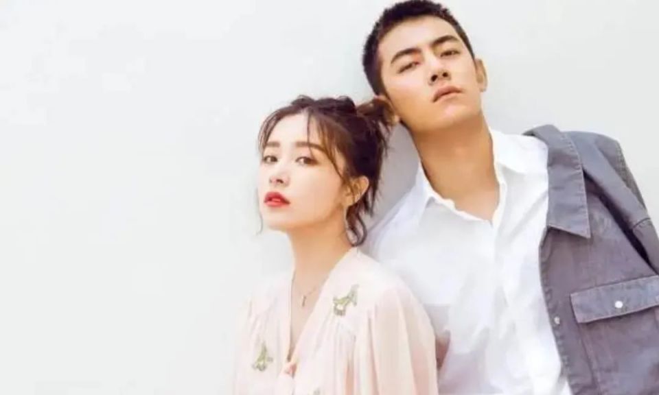 而他从第一期节目开始,就一直戴着"大海哥"和"阚清子前男友"的标签.