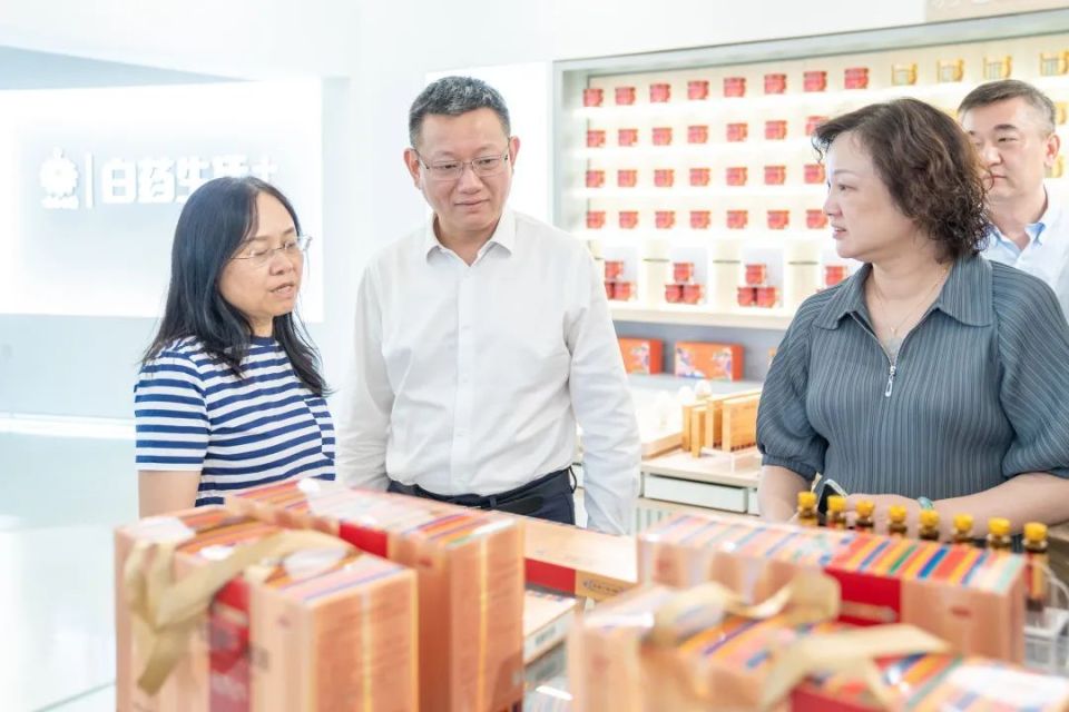 虹口区党政代表团赴云南省文山州西畴县,马关县,丘北县和富宁县考察