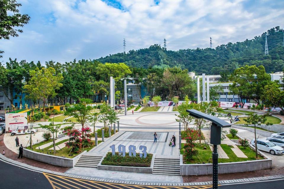 固定资产从不到7000元到现在超过110亿元……40多年来,深圳市南岭村的