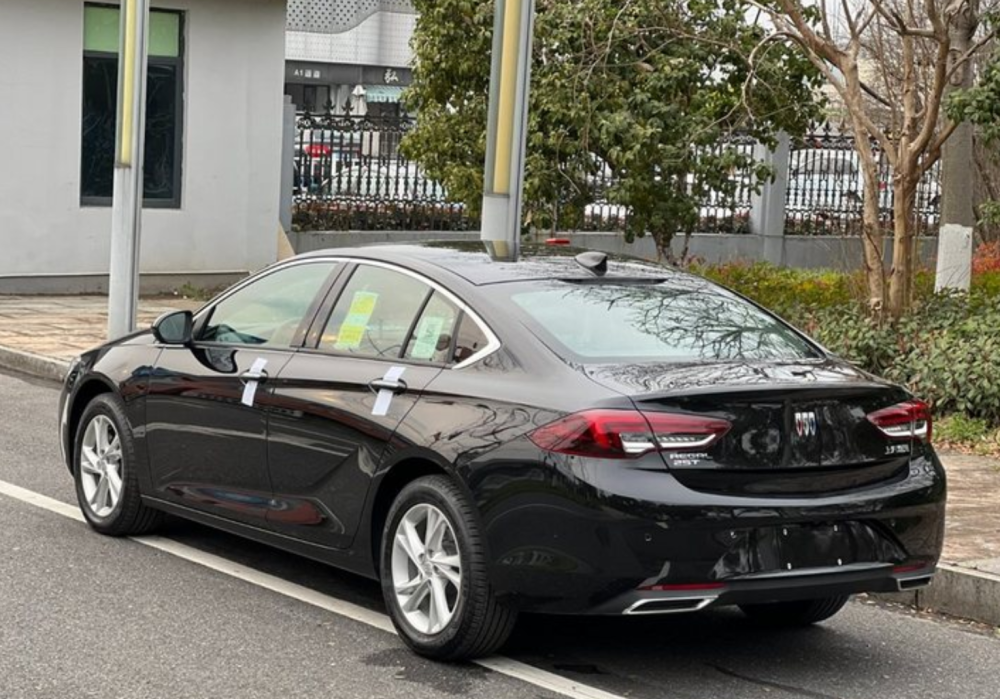 别克君威跌到11.69万,为何还是被冷落?