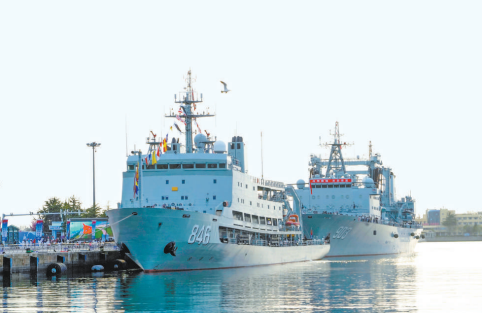 城舰共建   续写荣光——海军组织舰艇开放活动