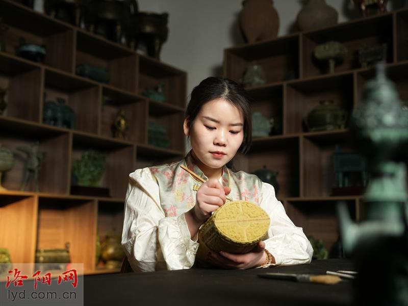 李寒冰：熔古铸今 青铜生辉（河洛非遗新青年）_腾讯新闻