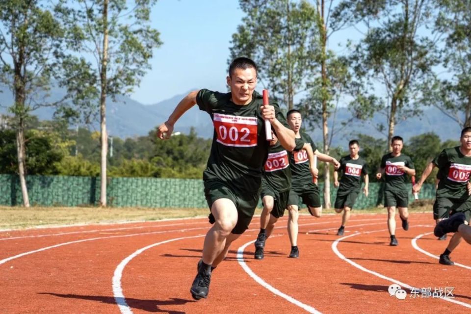 3000米跑,4×100米接力他们围绕手榴弹投远,30米×2蛇形跑彰显了血性